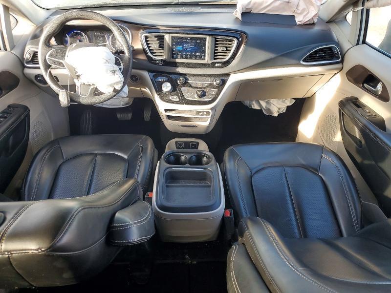 2020 Chrysler Voyager lxi