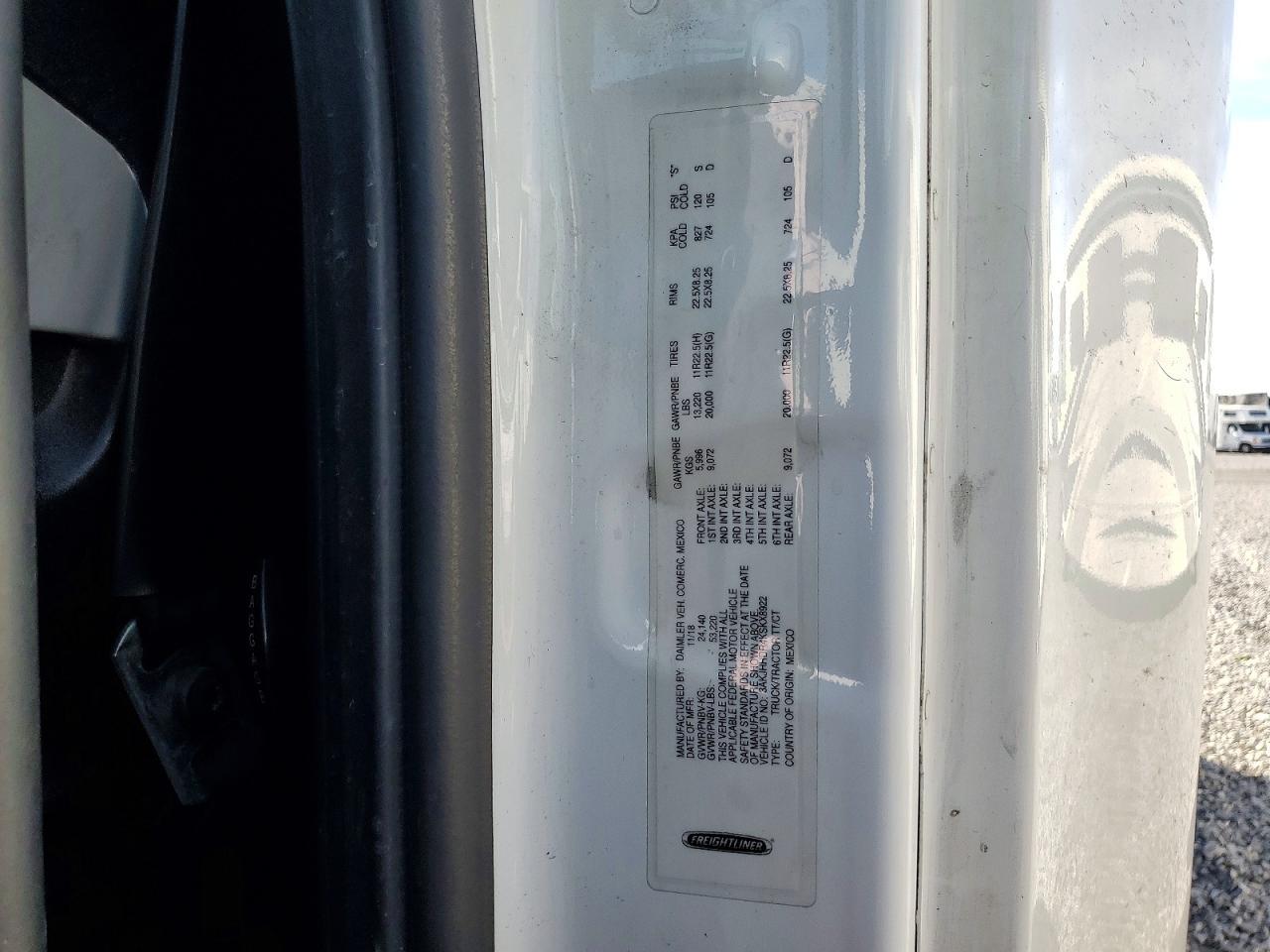 2019 Freightliner Cascadia 126 Semi Truck