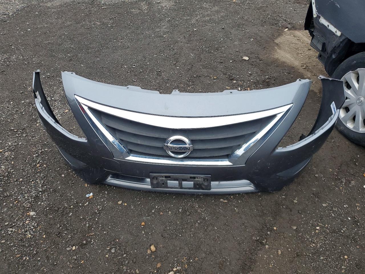 2017 Niss Versa s