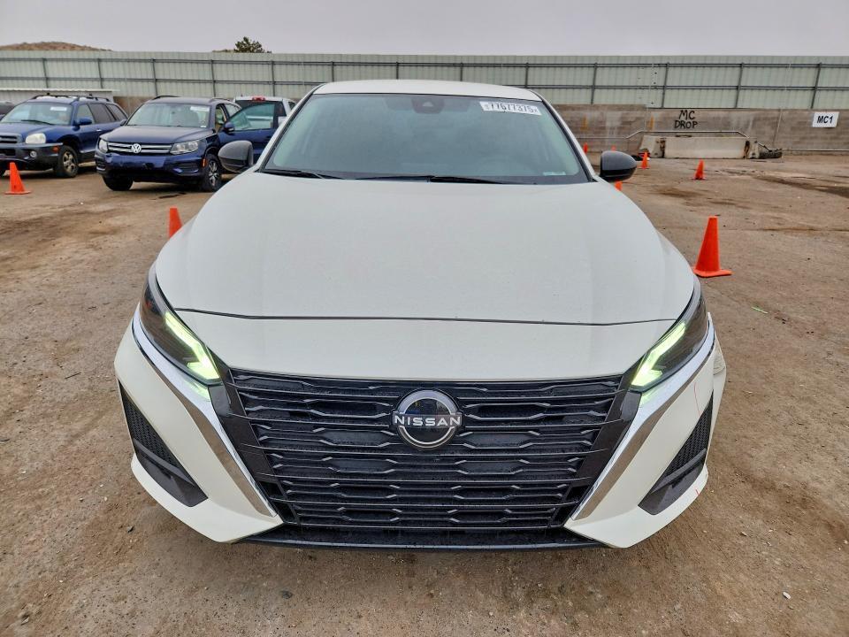 2024 Nissan Altima sv