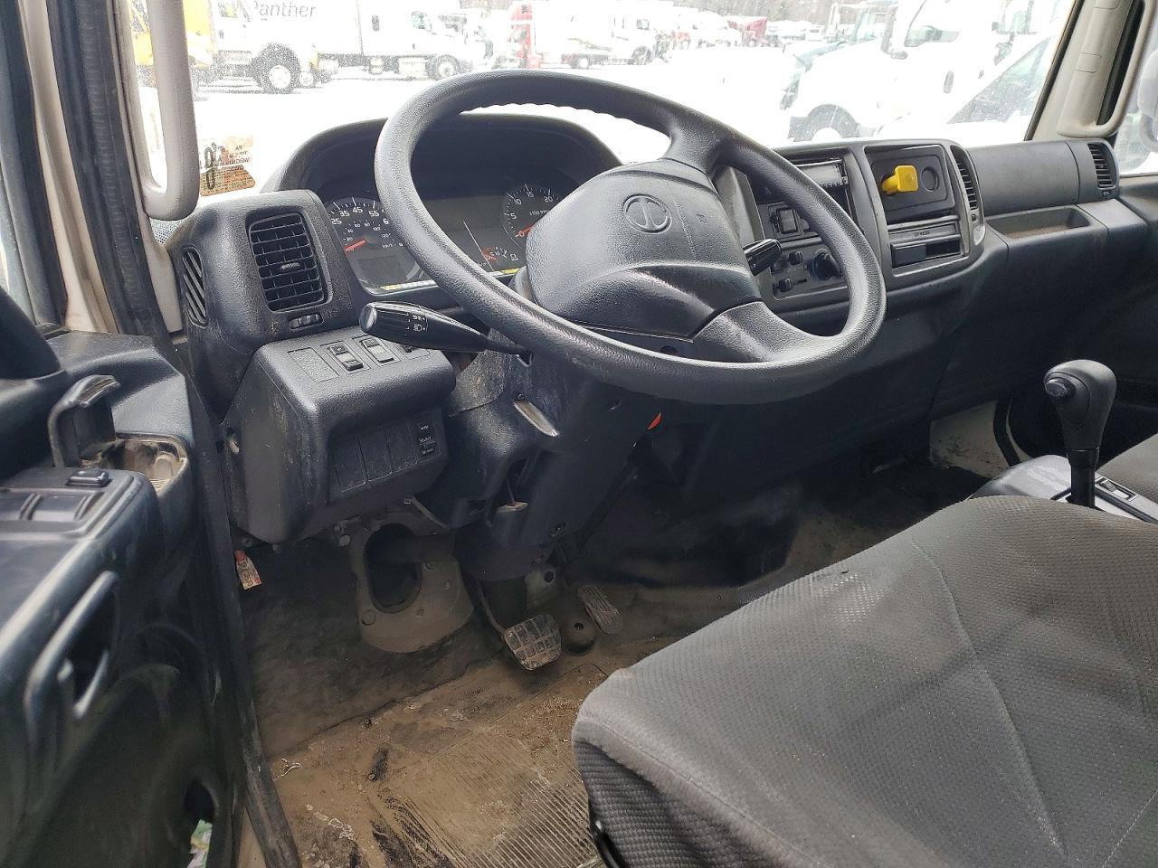 2015 Hino 258/268 BOX Truck