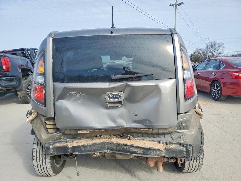 2011 KIA Soul +