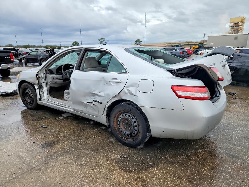 2010 Toyota Camry le