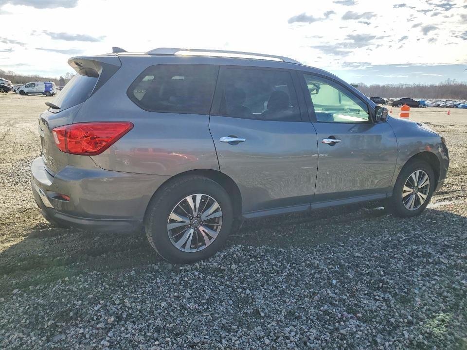 2020 Nissan Pathfinder sl