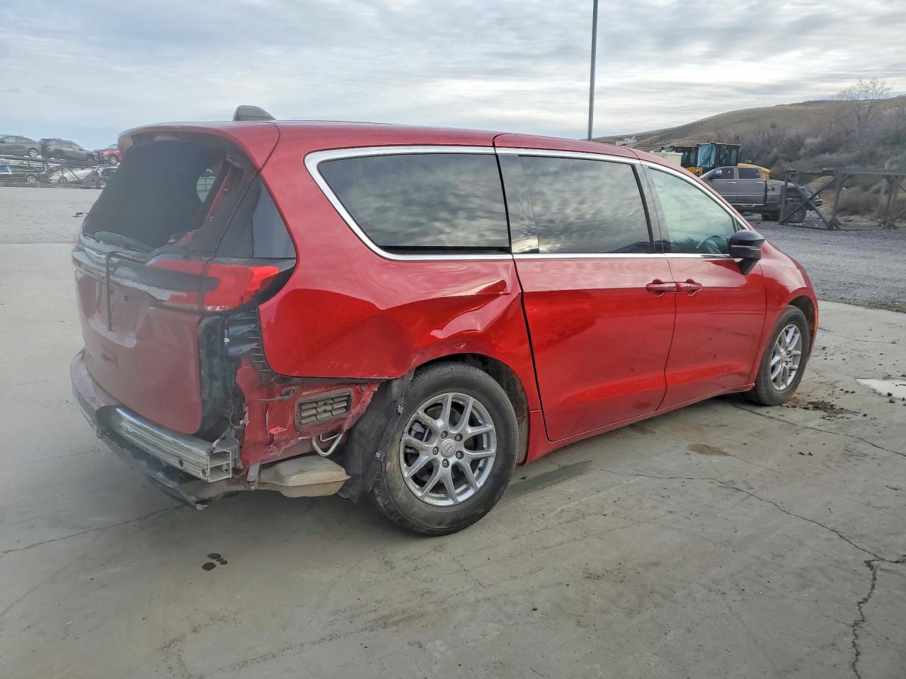 2025 Chrysler Pacifica Select