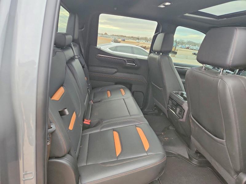 2025 GMC Sierra K1500 AT4