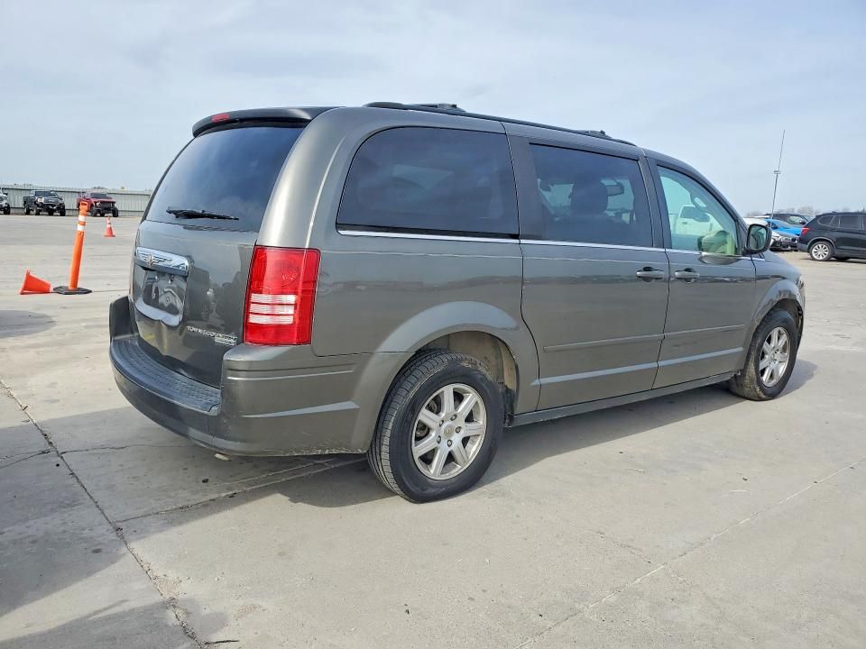 2010 Chrysler Town & Country lx