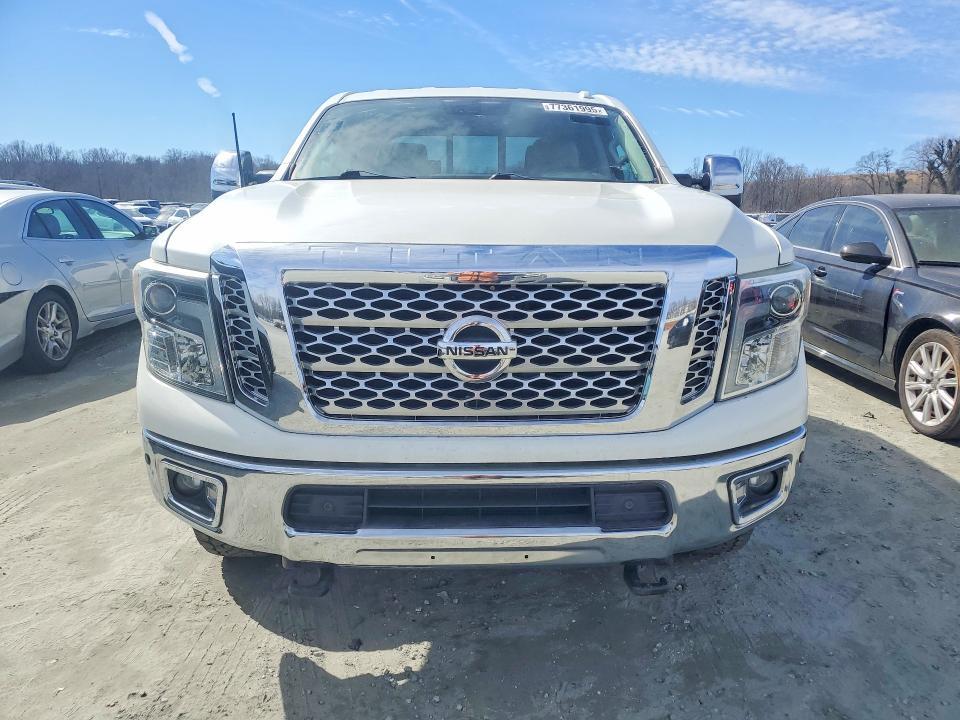 2017 Nissan Titan xd sl