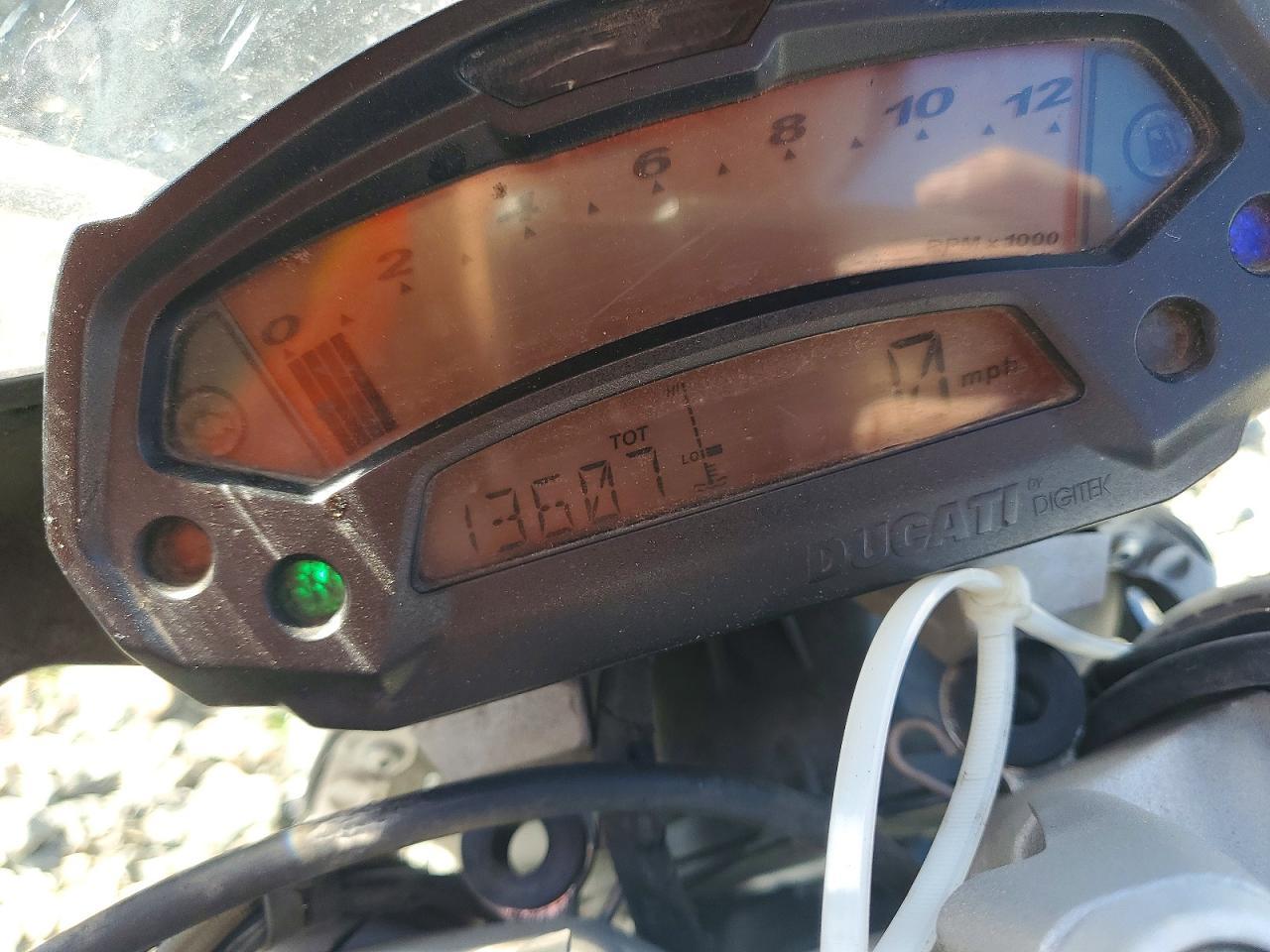 2011 Ducati Monster 696
