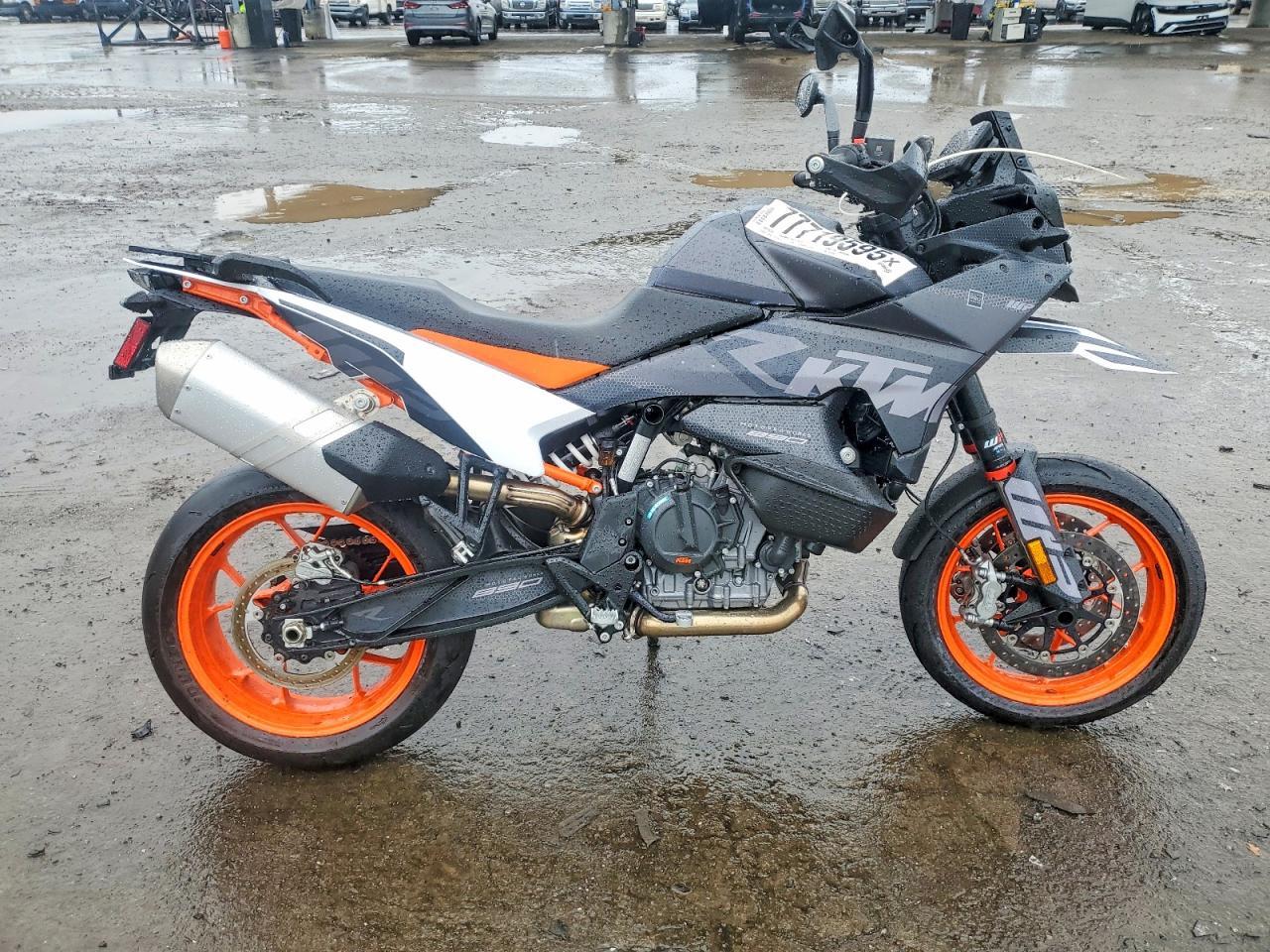 2024 KTM 890 Adventure