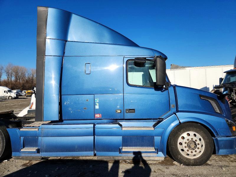 2016 Volvo VNL Semi Truck