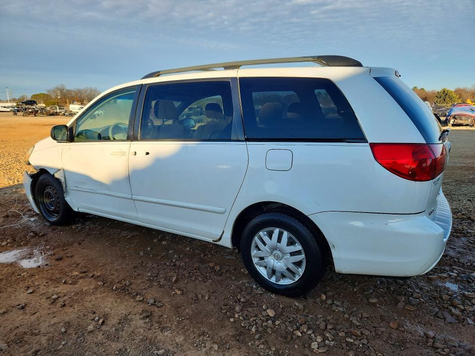 2006 Toyota Sienna le 8 Passenger