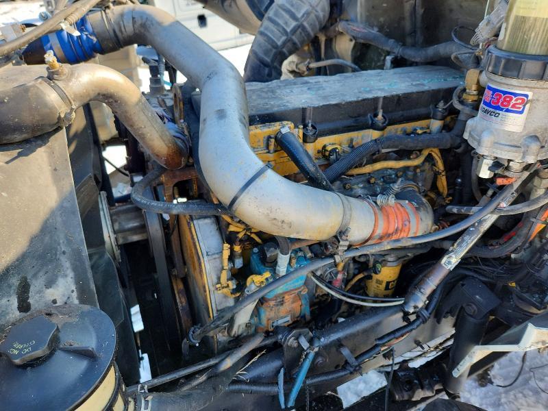 2005 International 9200i Semi Truck