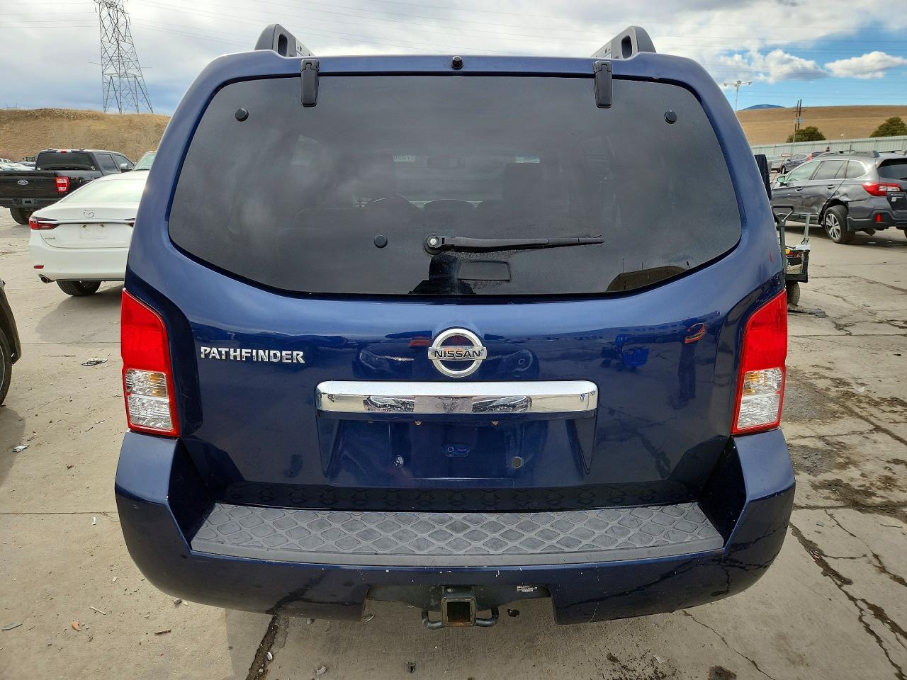 2011 Nissan Pathfinder s