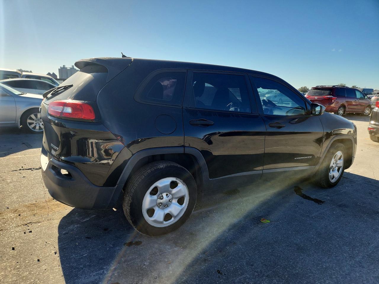 2016 Jeep Cherokee Sport
