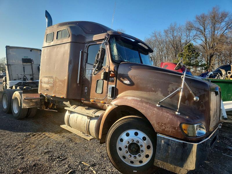 2002 International 9400i Semi Truck