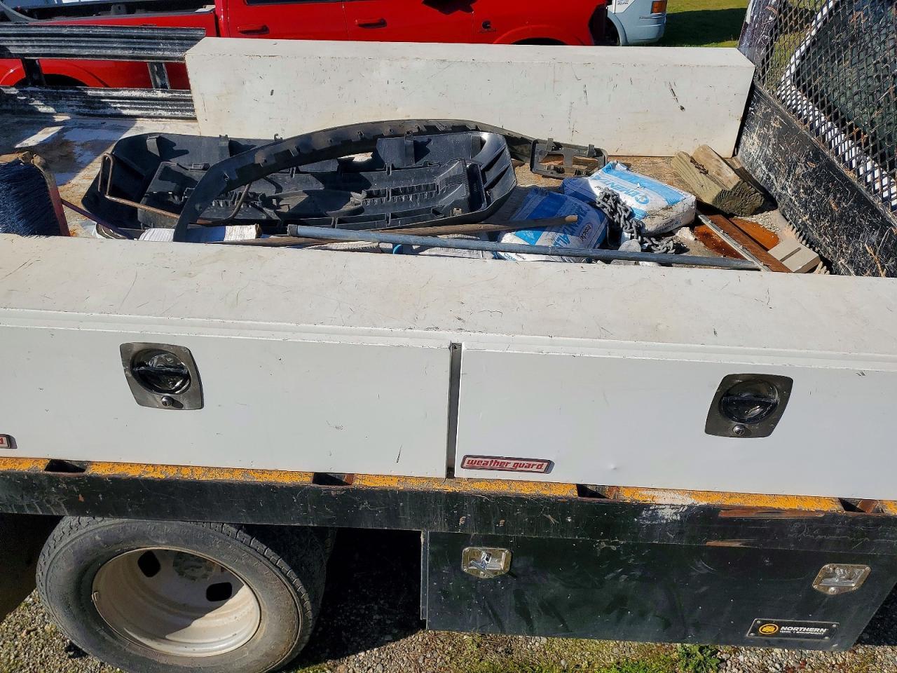 2016 Ford F350 Super Duty Flatbed Truck