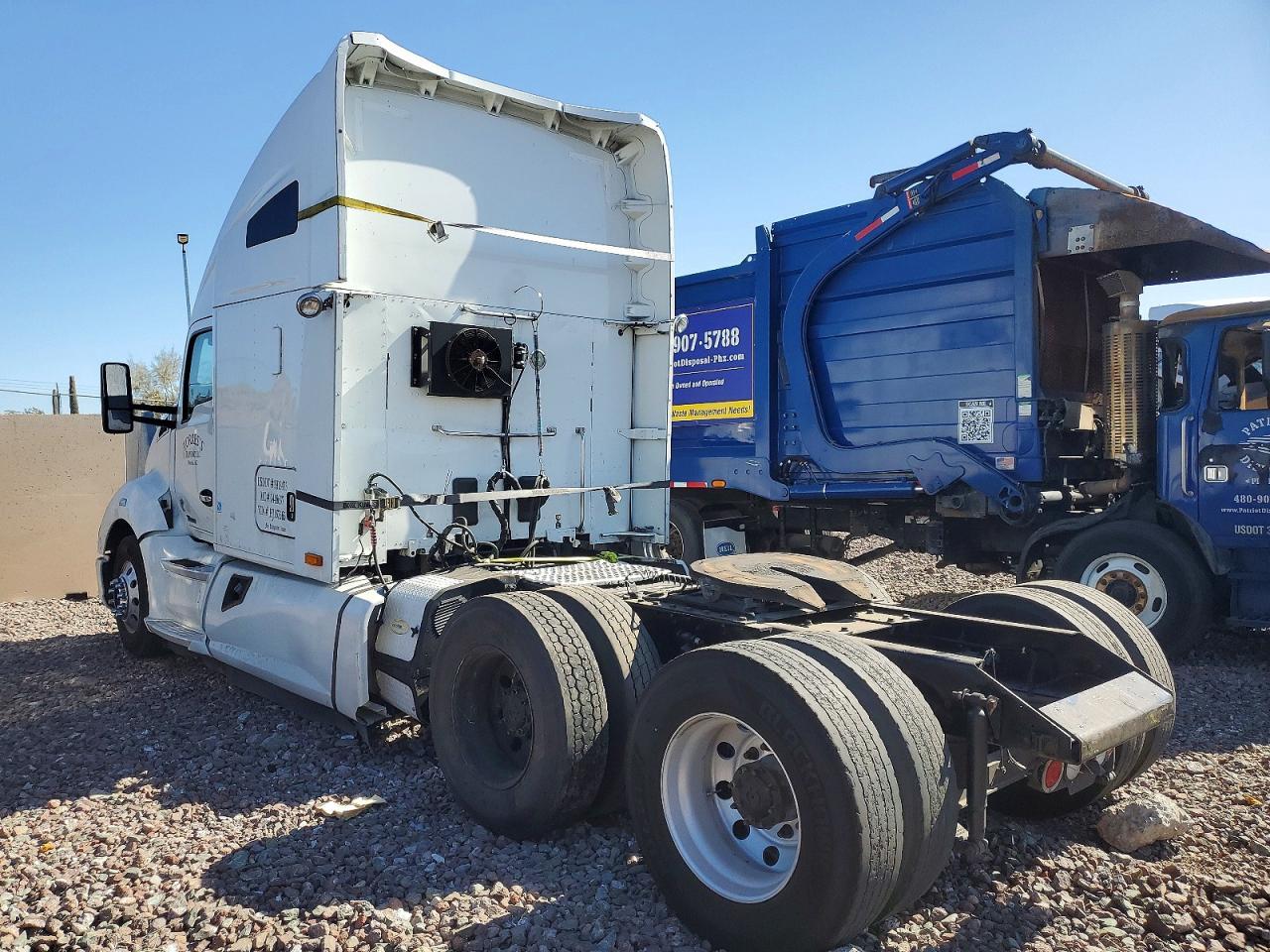 2017 Kenworth T680 Semi Truck