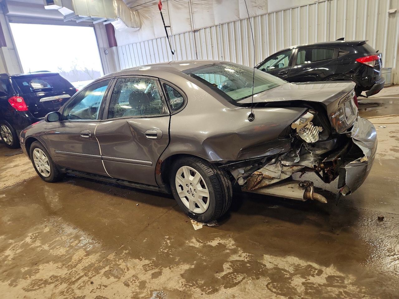 2005 Ford Taurus se