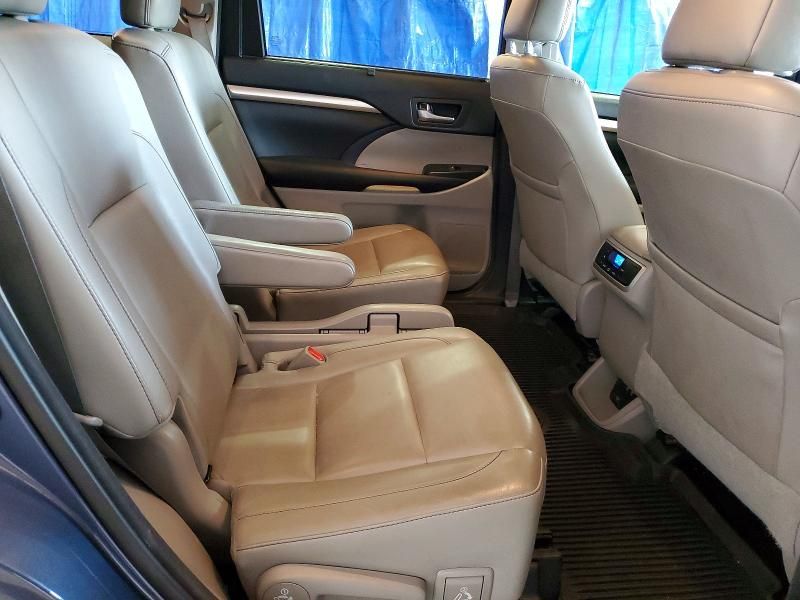 2017 Toyota Highlander se