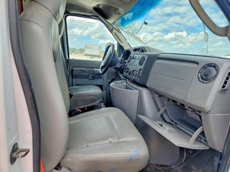 2016 Ford E350 box Truck