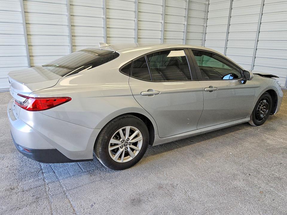 2025 Toyota Camry le