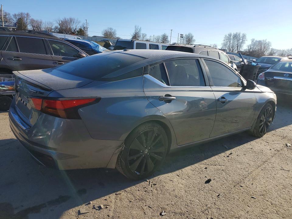 2022 Nissan Altima sr