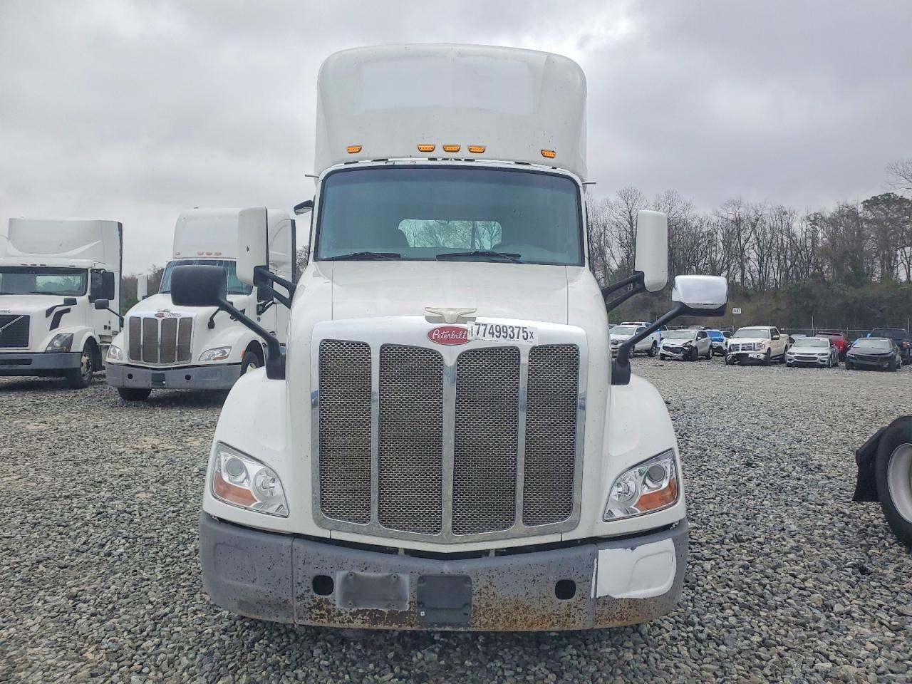 2017 Peterbilt 579 Semi Truck