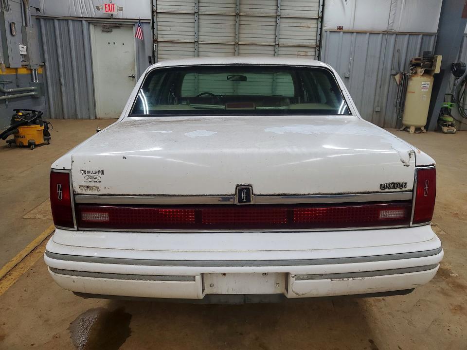 1994 Lincoln Town car Signature