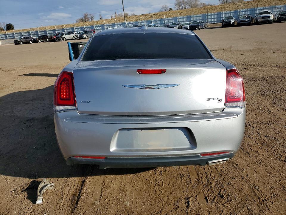 2018 Chrysler 300 s