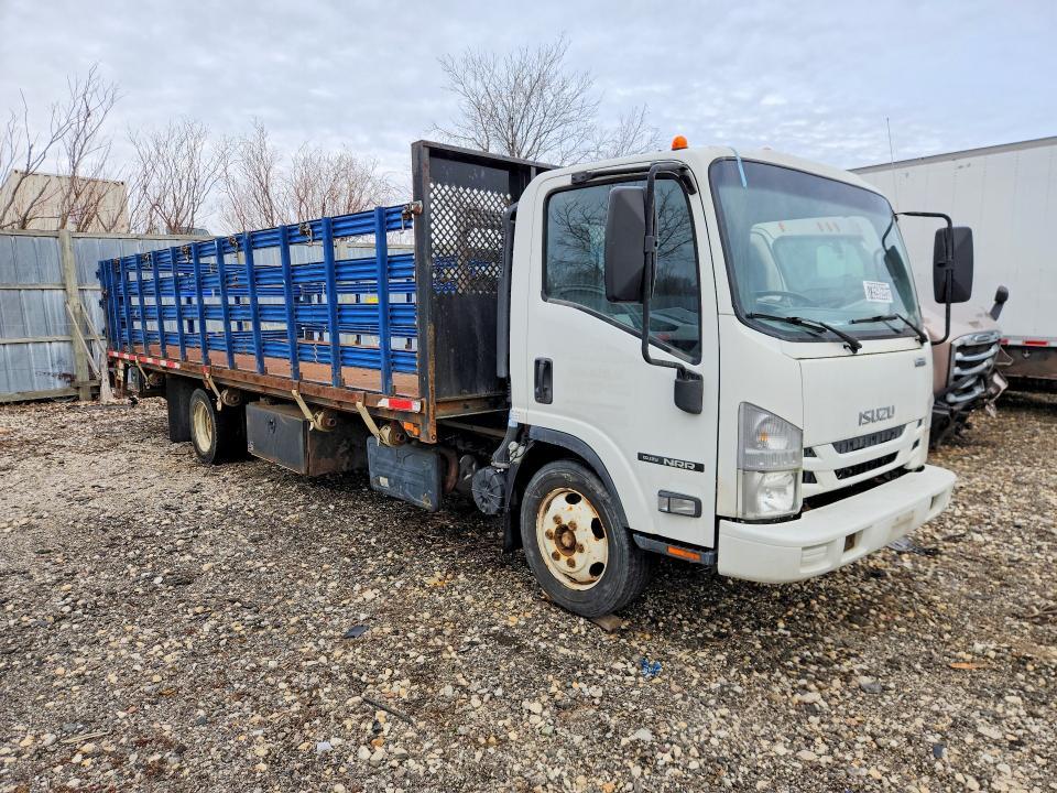 2017 Isuzu NRR Flatbed Truck