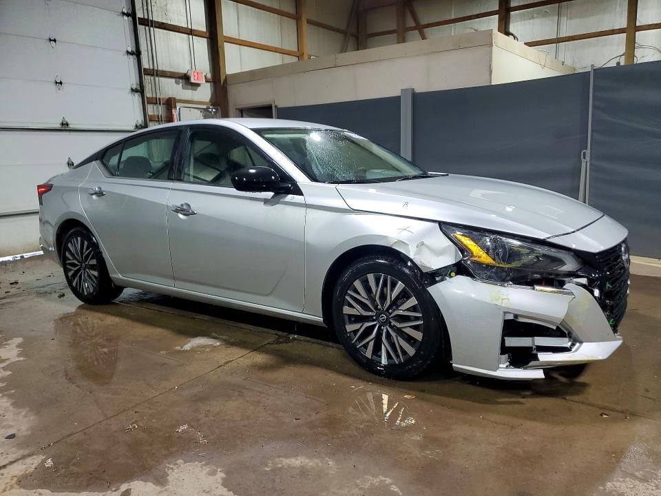 2024 Nissan Altima sv
