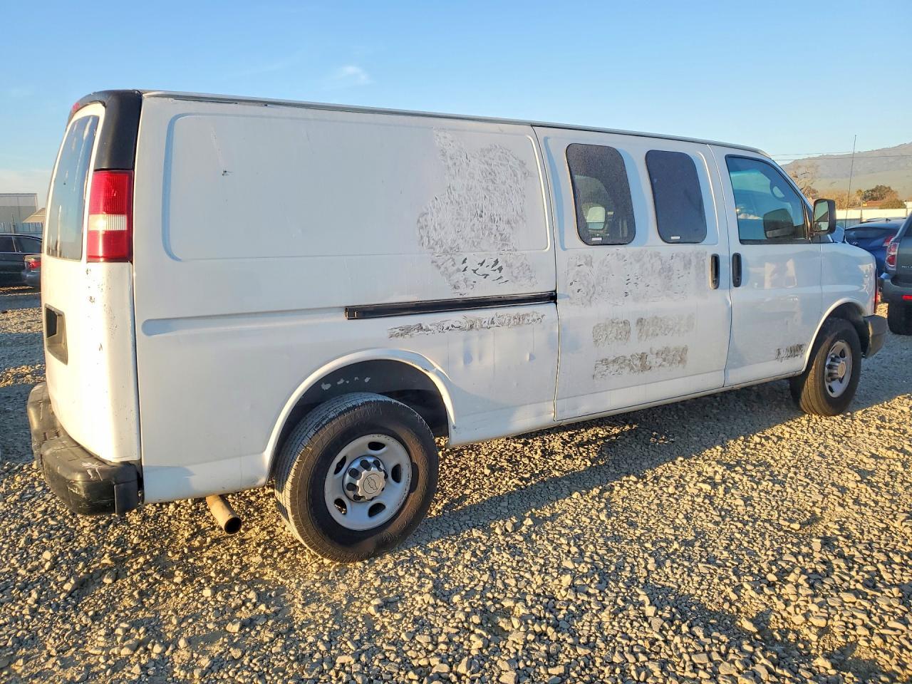 2010 Chevrolet Express 2500 Cargo Delivery Van