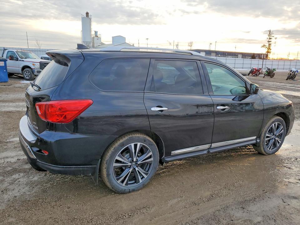 2020 Nissan Pathfinder Platinum