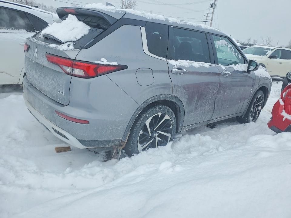 2023 Mitsubishi Outlander se