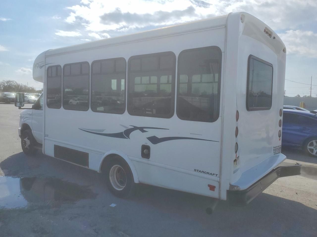 2022 Ford Econoline E350 Super Duty Cutaway Van