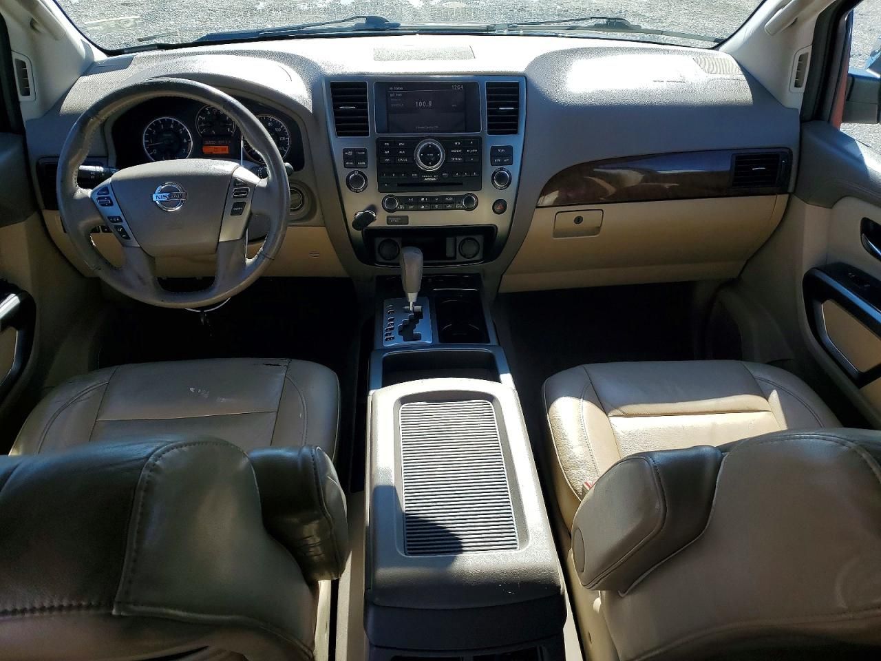 2015 Nissan Armada sv