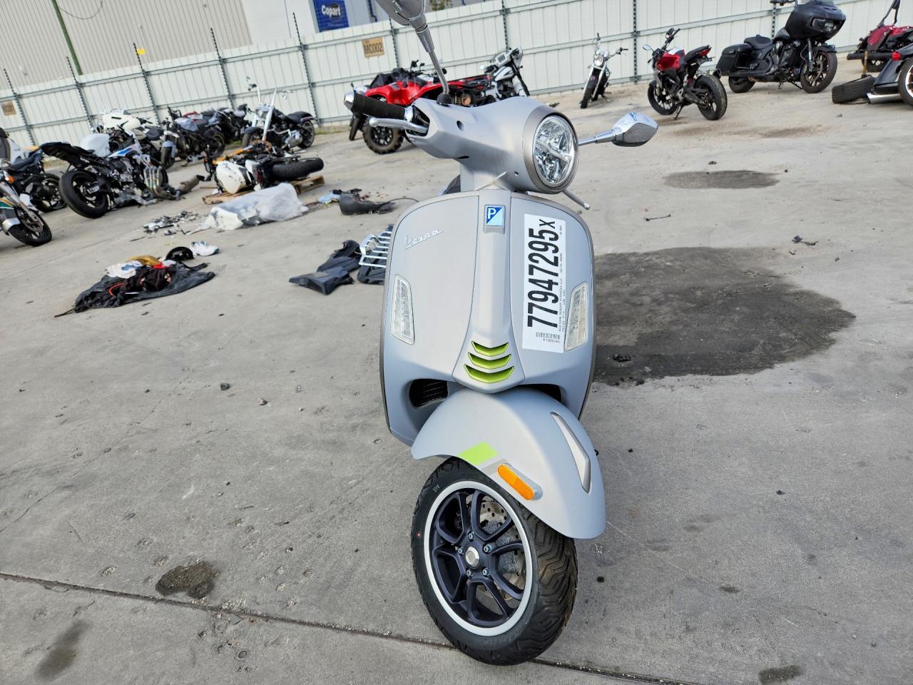 2023 Vespa GTS/SEI Giorni 300
