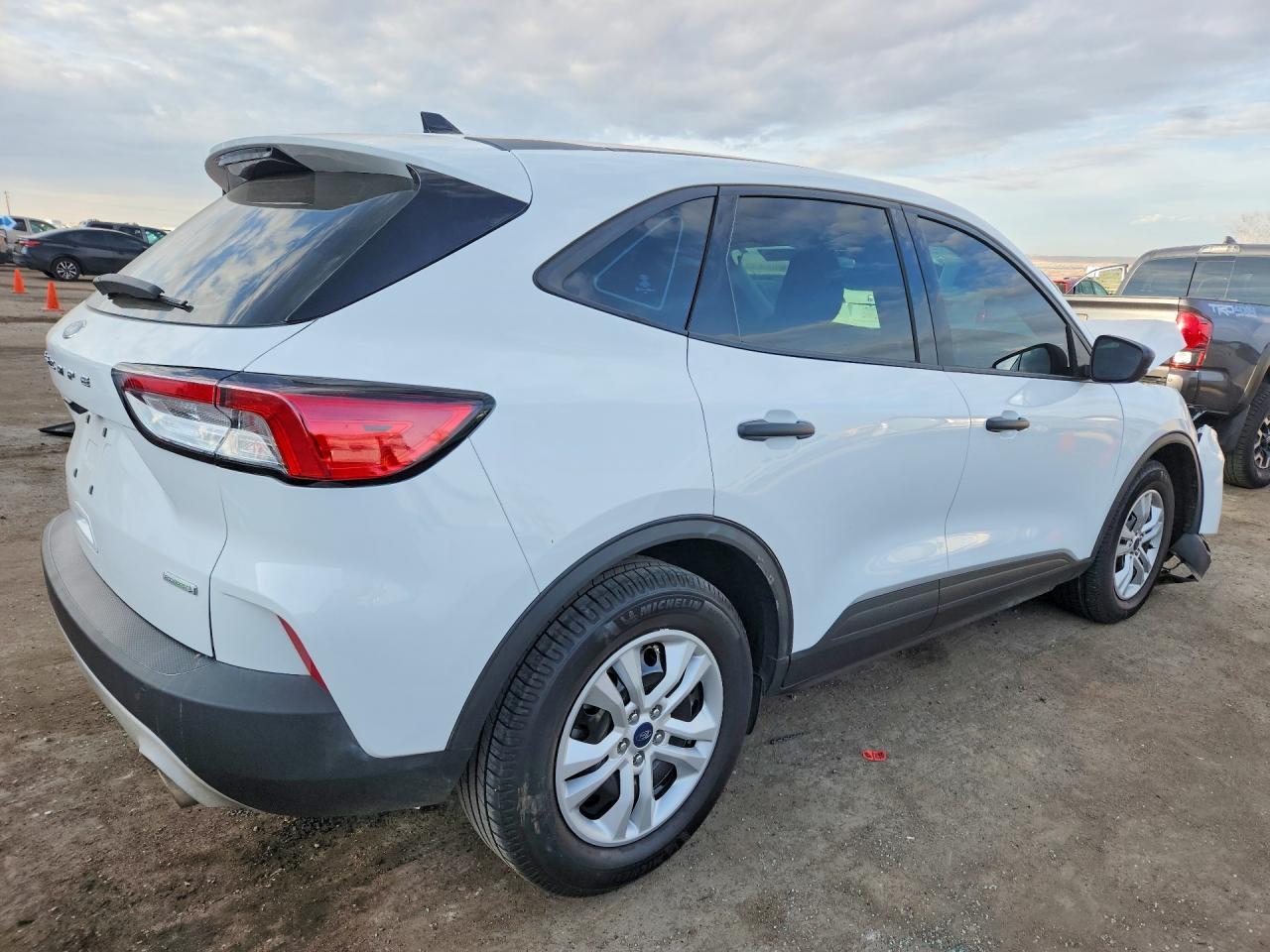 2020 Ford Escape s