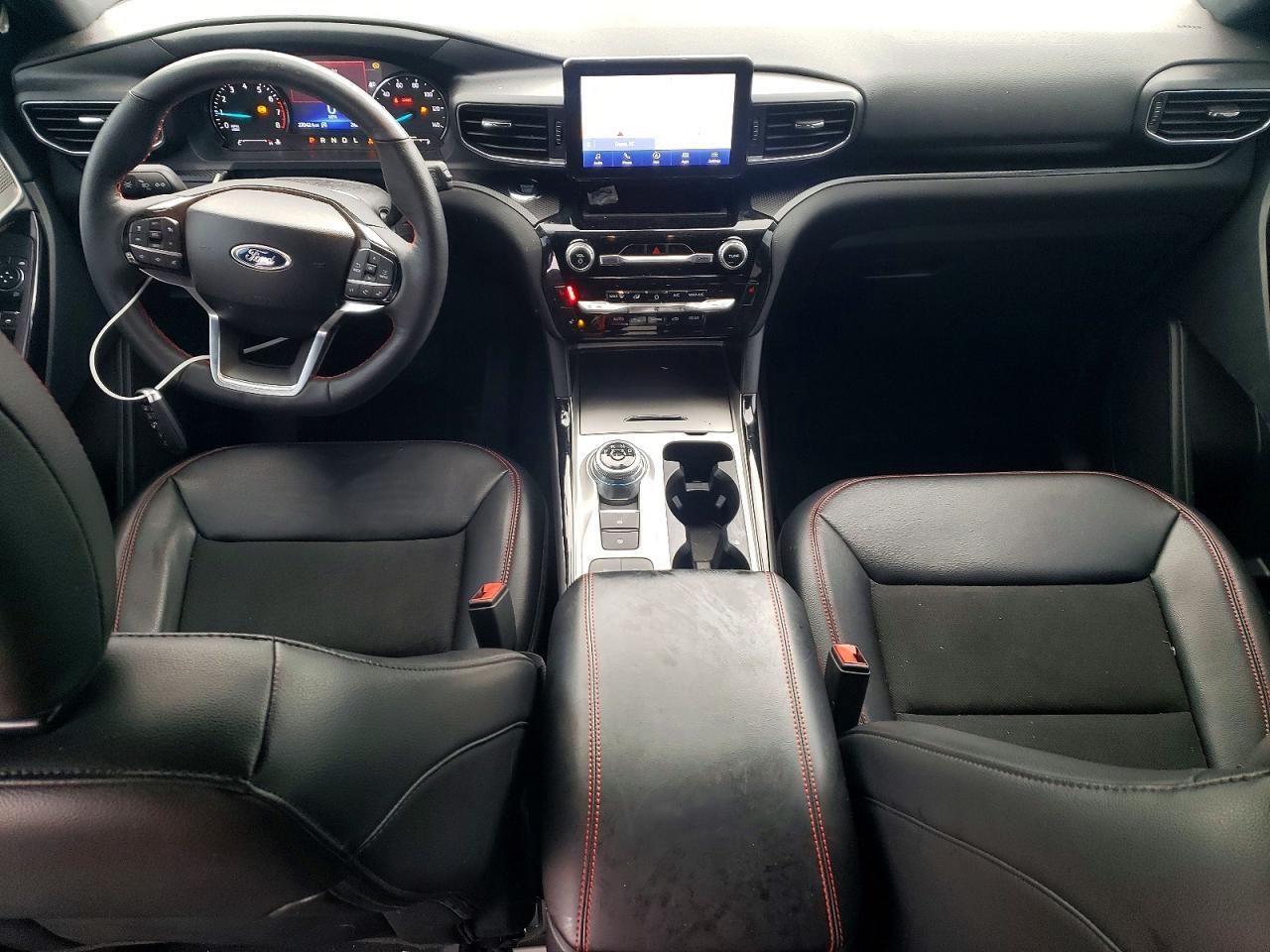 2024 Ford Explorer St-line