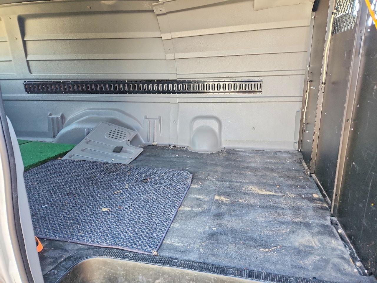 2005 Ford E250 Delivery Van