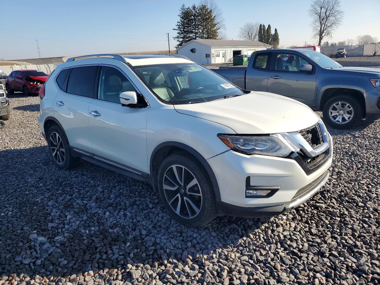 2017 Niss Rogue sv