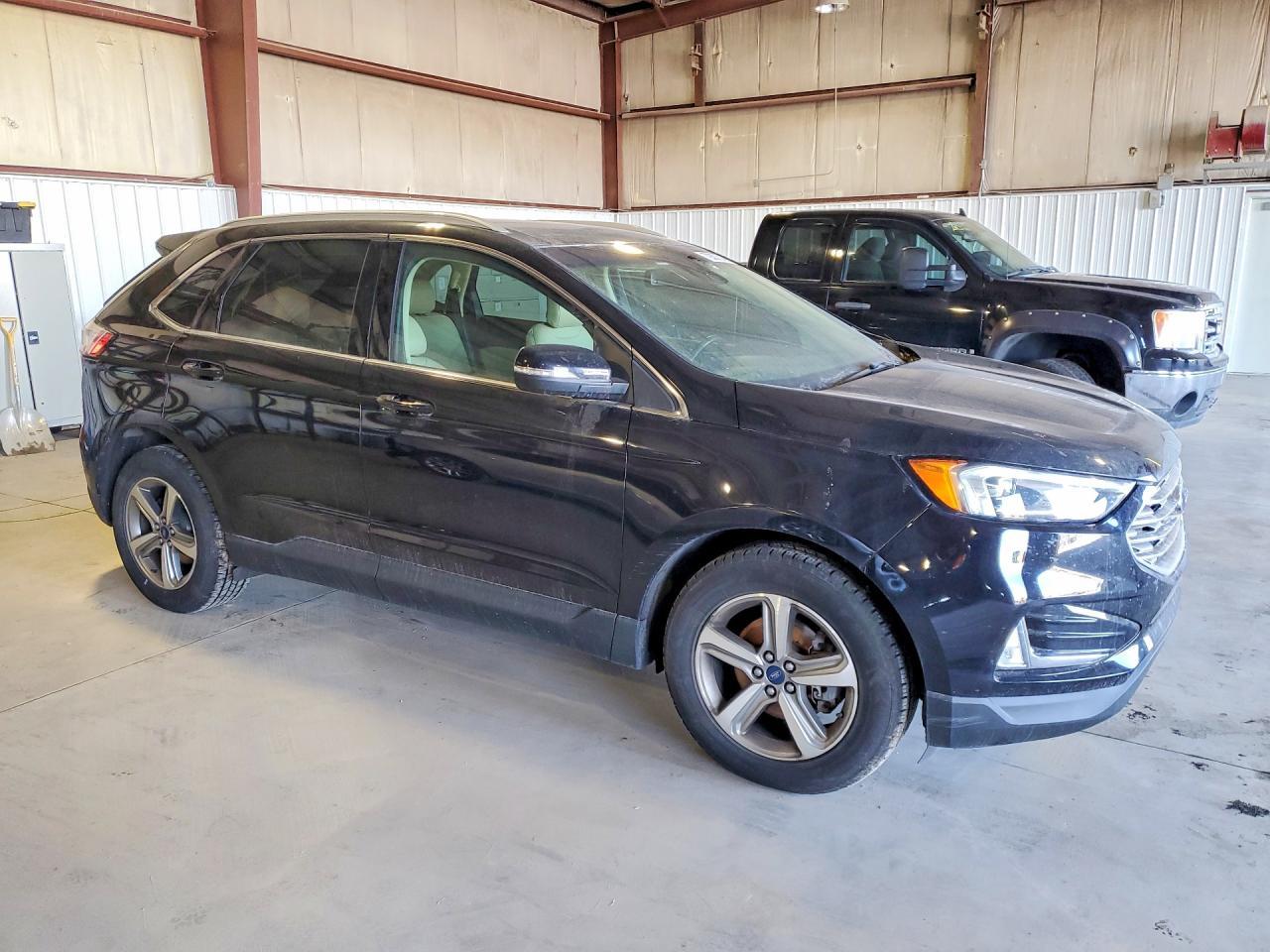 2019 Ford Edge sel