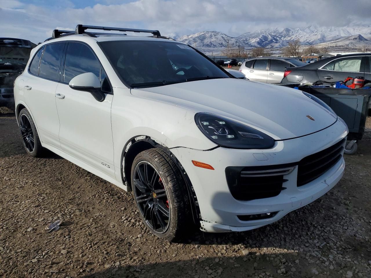 2017 Porsche Cayenne gts