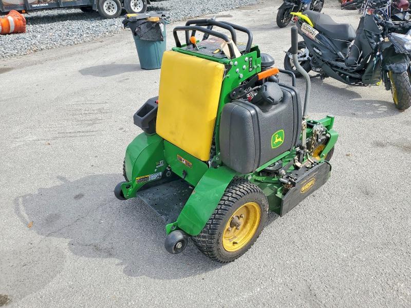 2025 John Deere 810E 36 DK Commercial Turf Mower