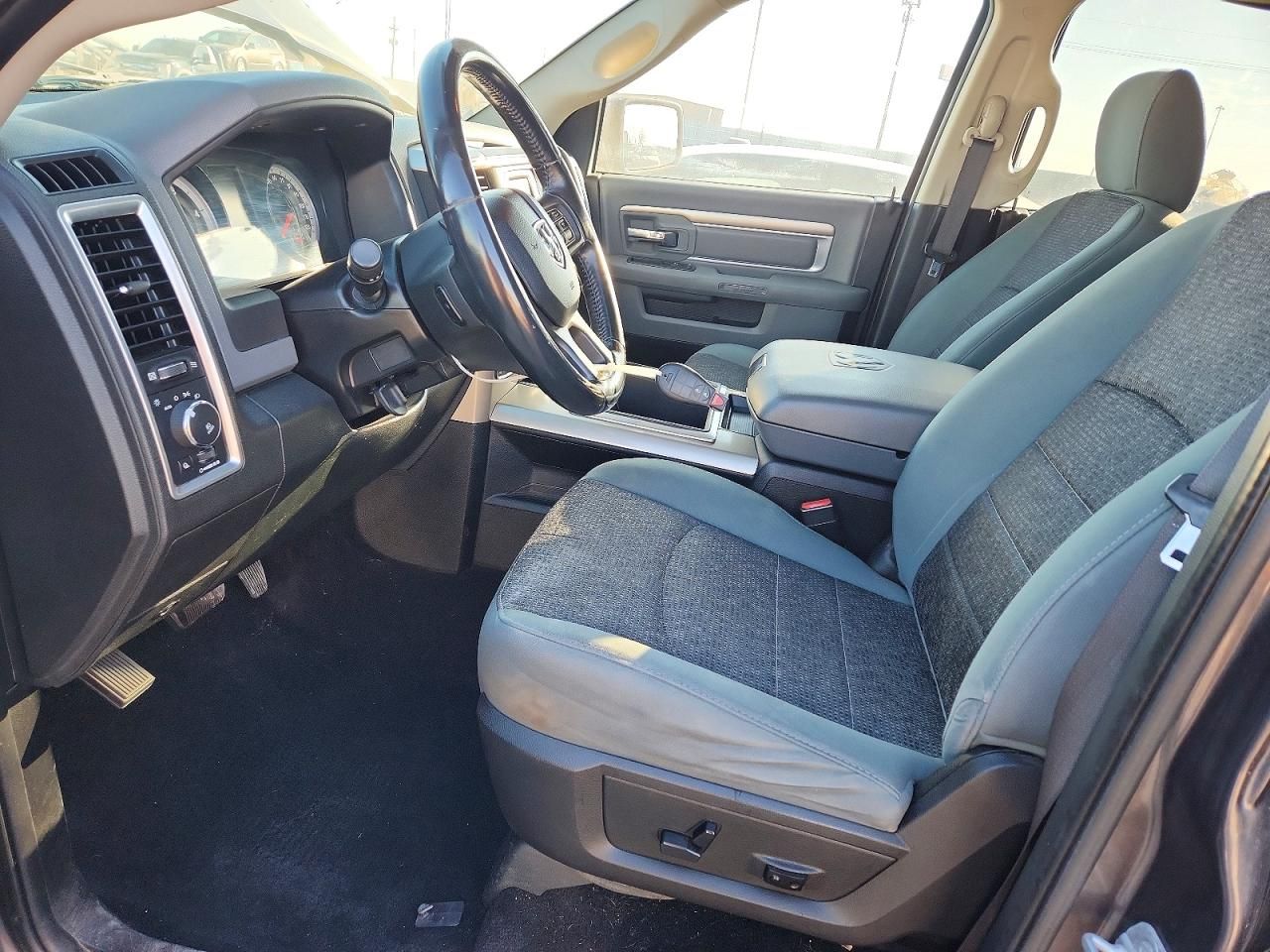 2015 Dodge RAM 1500 SLT