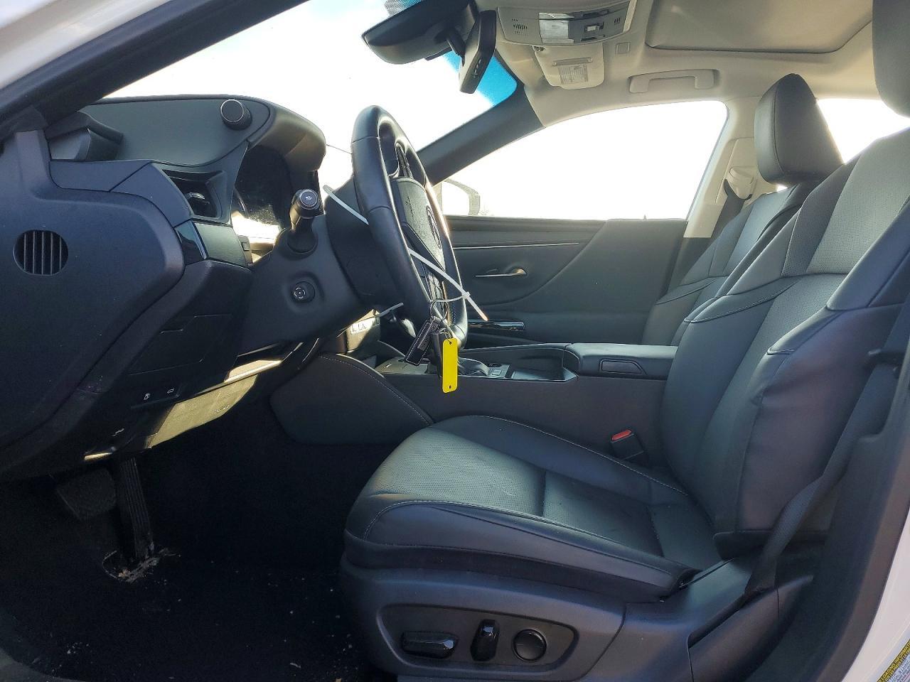 2025 Lexus Es 300h Base