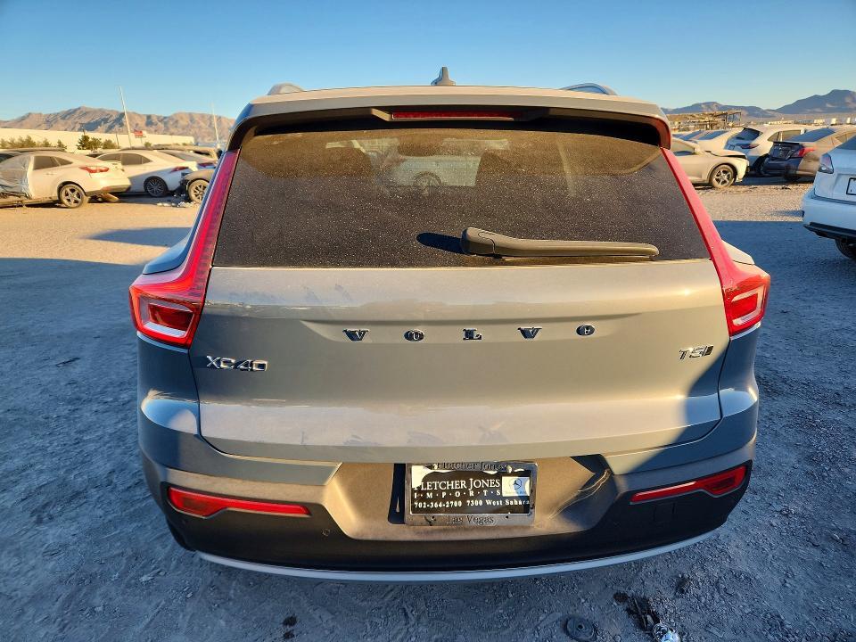 2021 Volvo Xc40 T5 Momentum