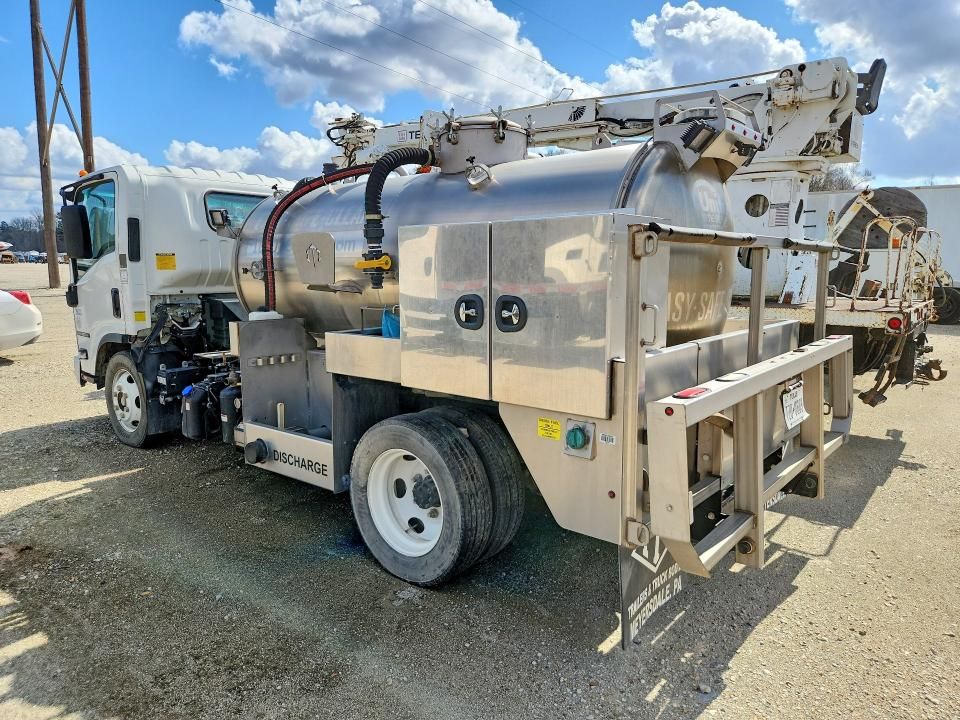 2024 Isuzu NRR Vacuum Truck