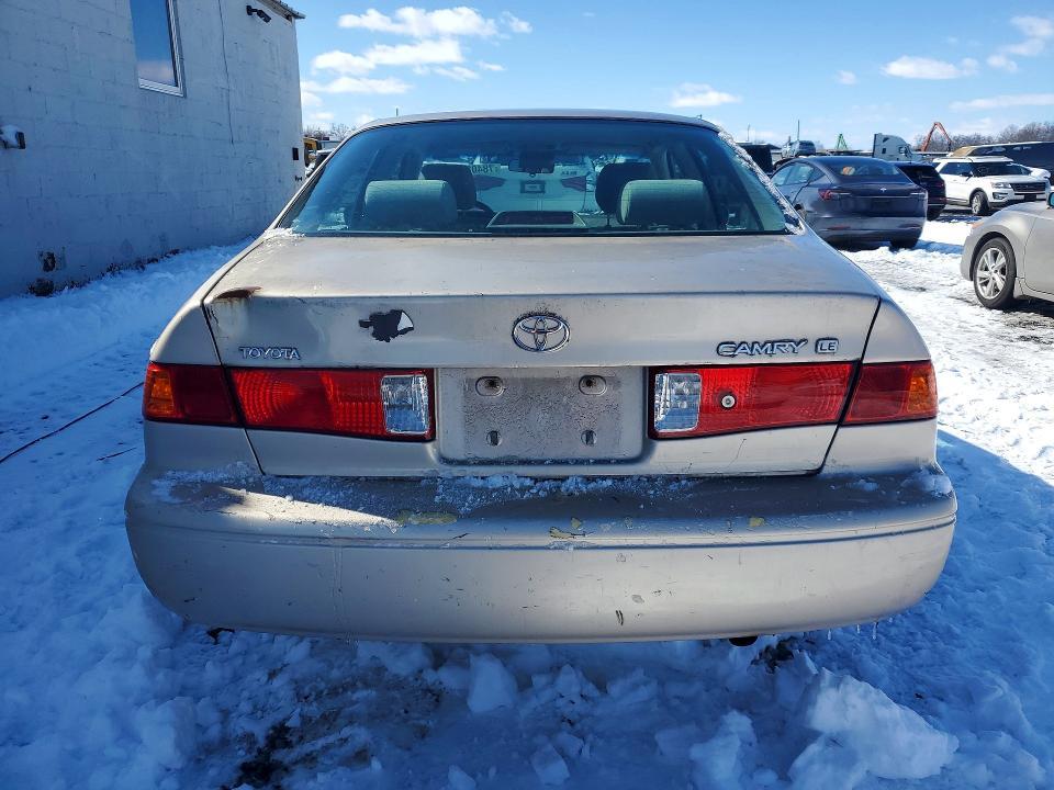 2000 Toyota Camry le